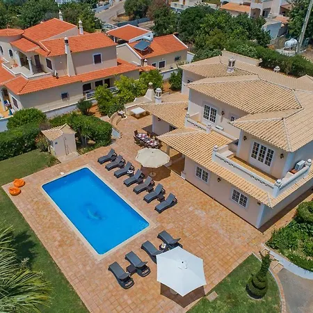 Sleeps 12 With Pool Air Con And Wifi Villa