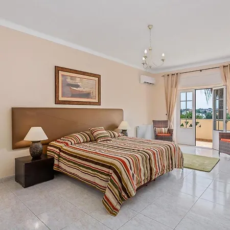 Sleeps 12 With Pool Air Con And Wifi *