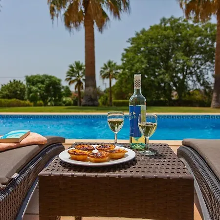 Sleeps 12 With Pool Air Con And Wifi Villa *