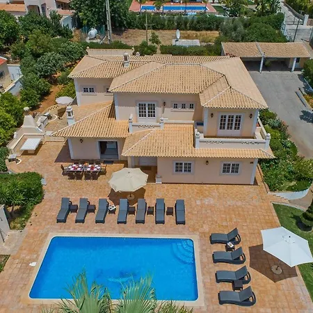 Sleeps 12 With Pool Air Con And Wifi Villa Cabeco de Camara